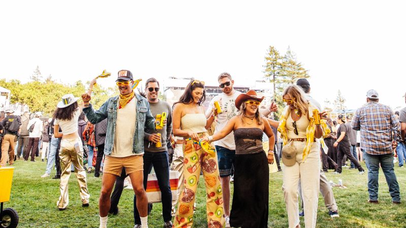 The Music is Calling, Grab a Pacifico